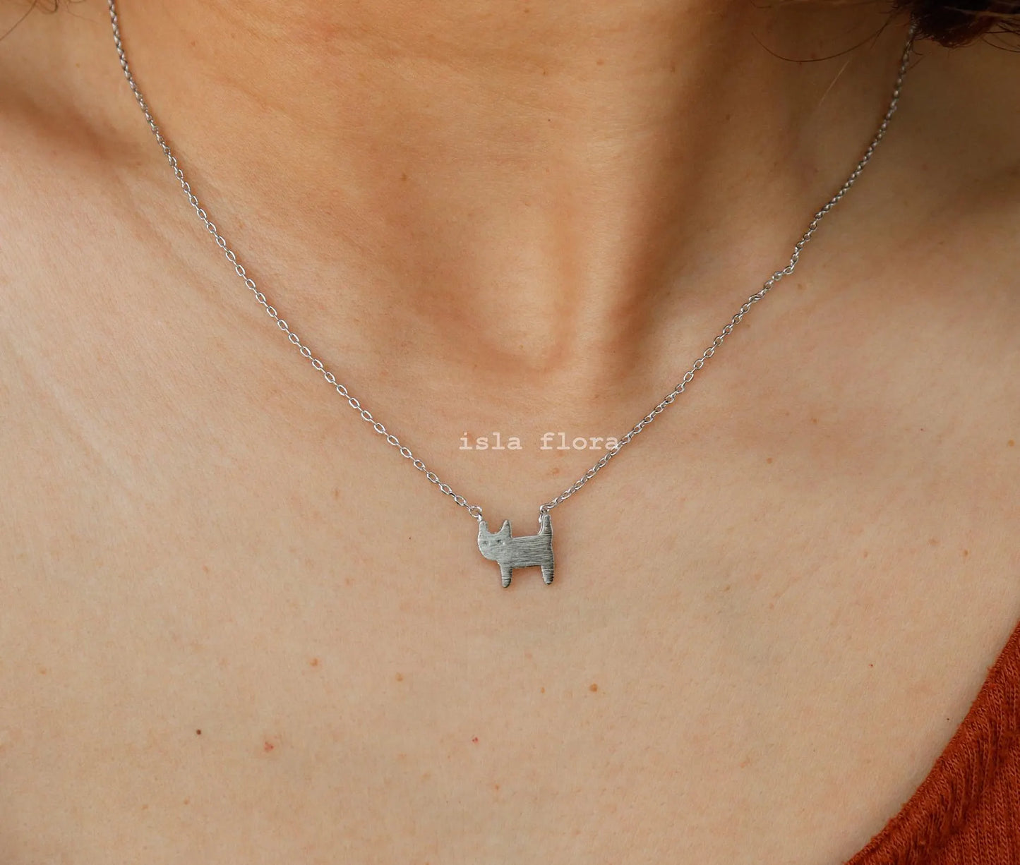 Whiskered Whisper Cat Necklace – a Minimalist Ode to Feline Grace